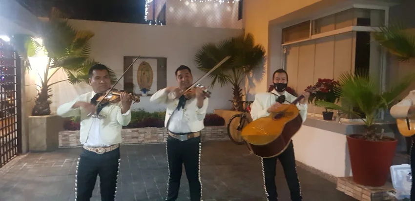 Mariachi exprés CDMX Mariachi en CDMX RÁPIDO Y PUNTUAL